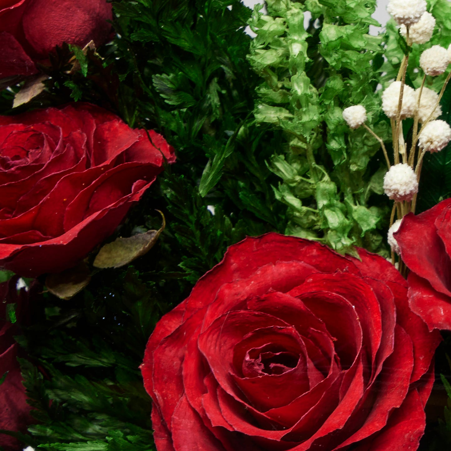 40689 Long-Lasting Red Roses in a Sealed Glass Vase