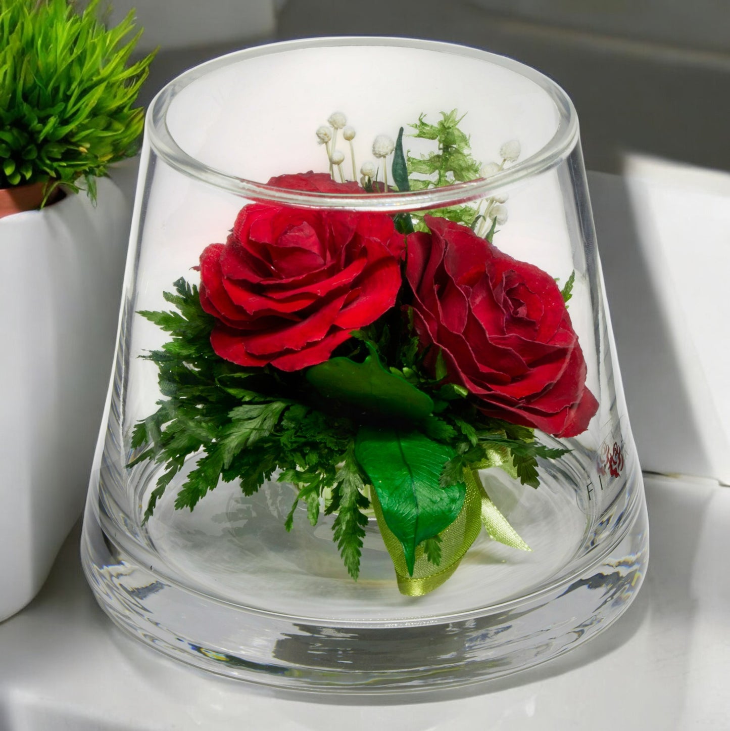 Timeless Red Roses in Taper-Up Glass Vase – Natural, Long-Lasting Elegance