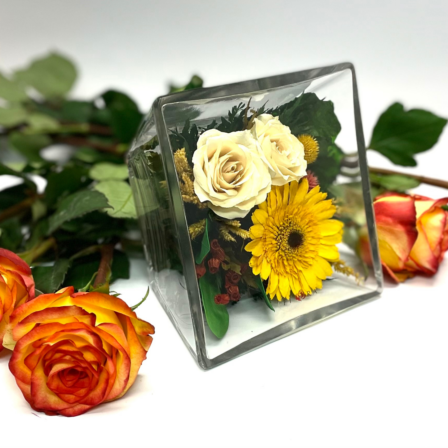 69475 Long-Lasting Roses and Gerbera in a Glass Vase